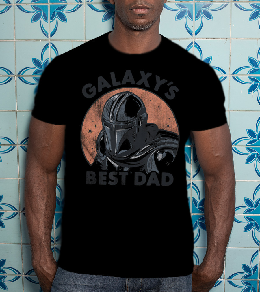 Star Wars The Mandalorian Galaxy's Best Dad Father's Day Sparkle Outline T-Shirt