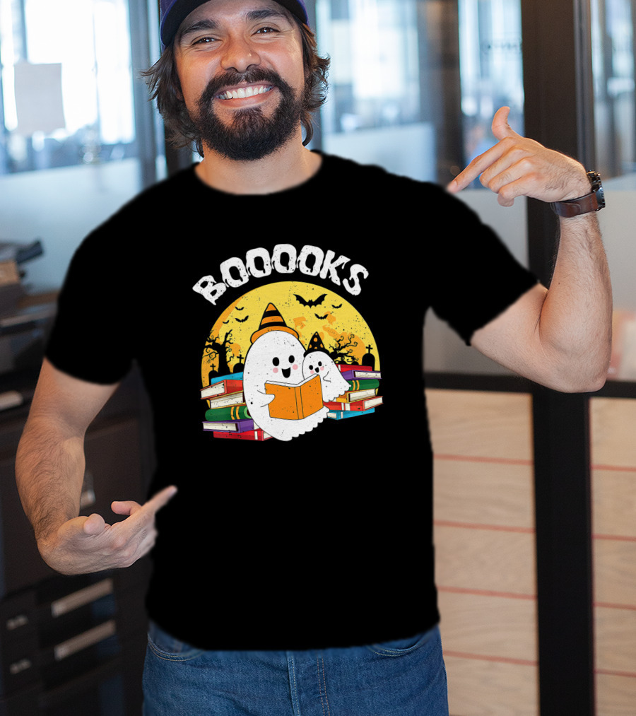 BOOOOKS Ghost With Witch Hat Reading Stacked Books Halloween Moon Bats T-Shirt