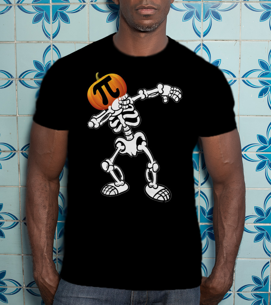Funny Halloween Skeleton Dabbing Pumpkin Pi Math T-Shirt
