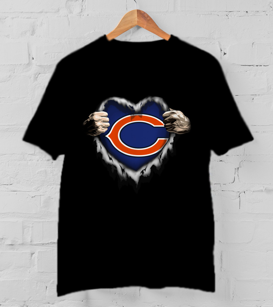 Chicago Bears Logo Ripped Heart Hands T-Shirt