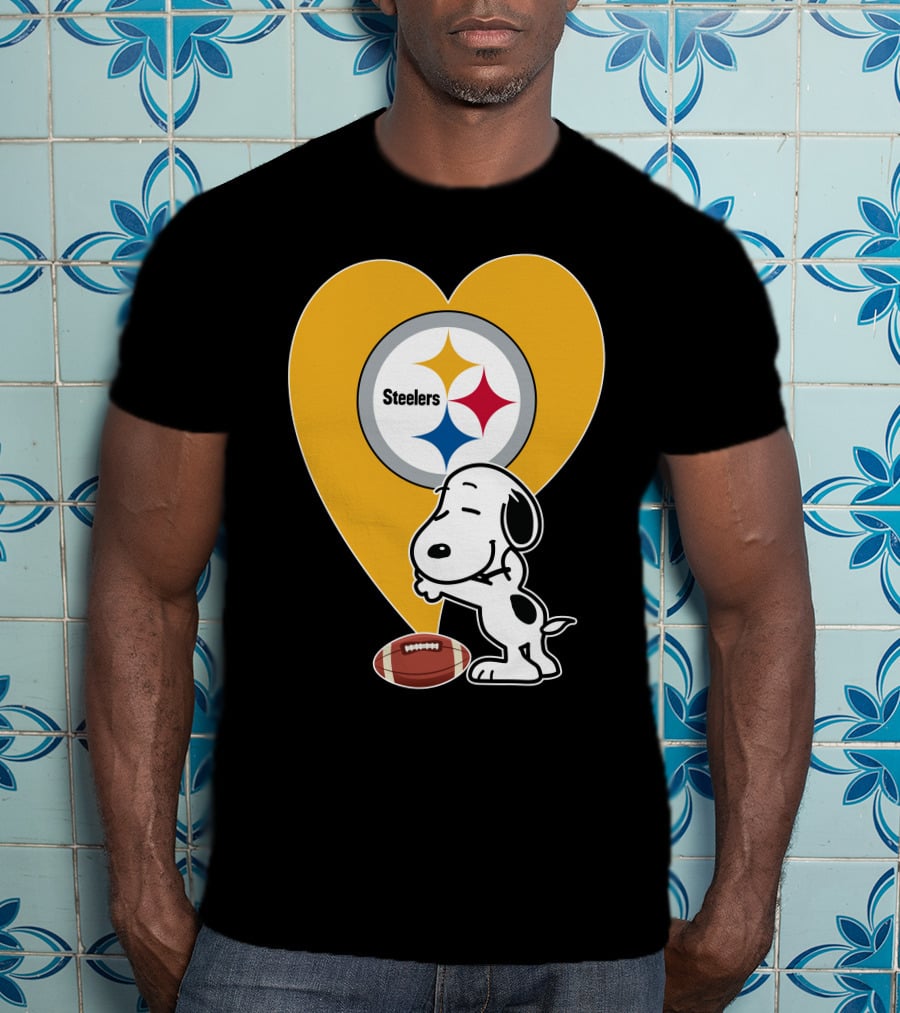Pittsburgh Steelers Snoopy Hug Heart Football T-Shirt