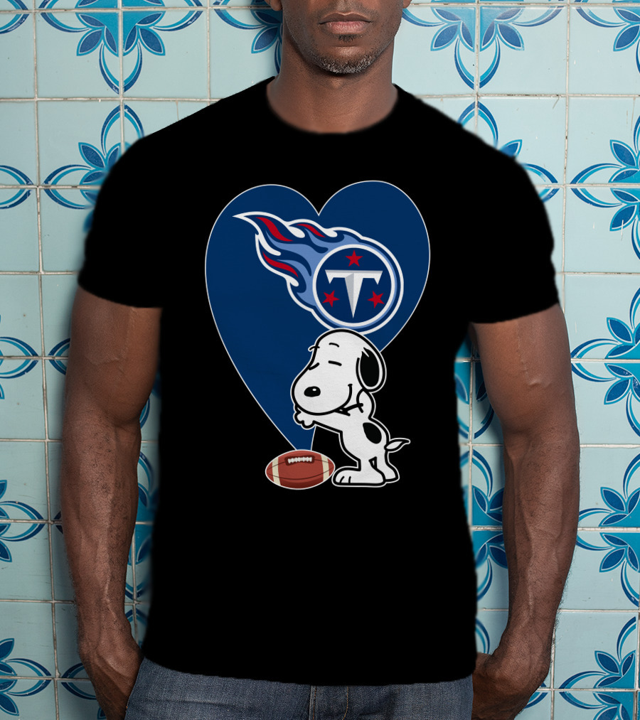 Tennessee Titans Snoopy Heart Football Hug T-Shirt