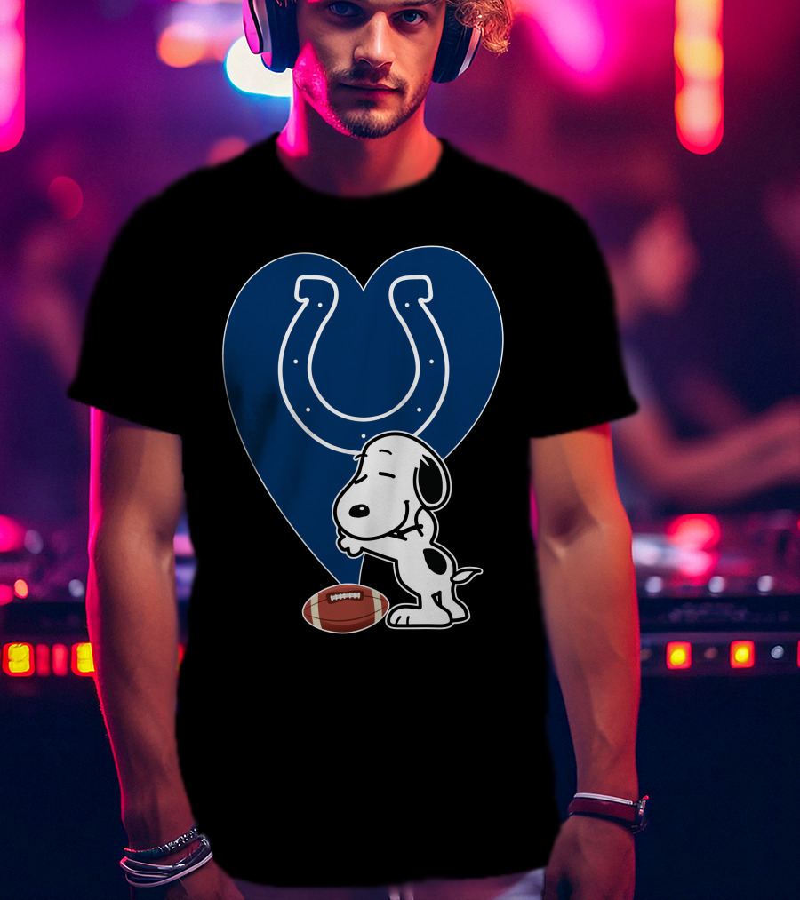 Indianapolis Colts Snoopy Football Heart Hug T-Shirt