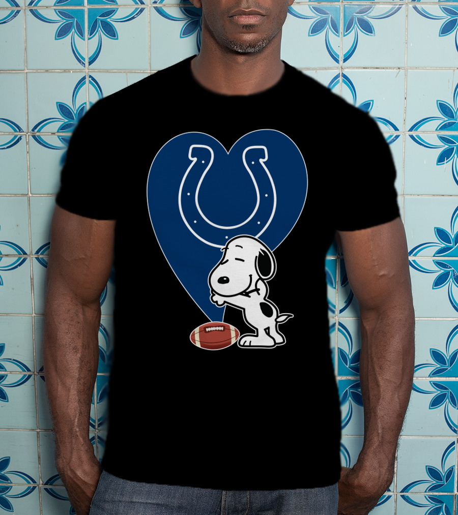 Indianapolis Colts Snoopy Football Heart Hug T-Shirt