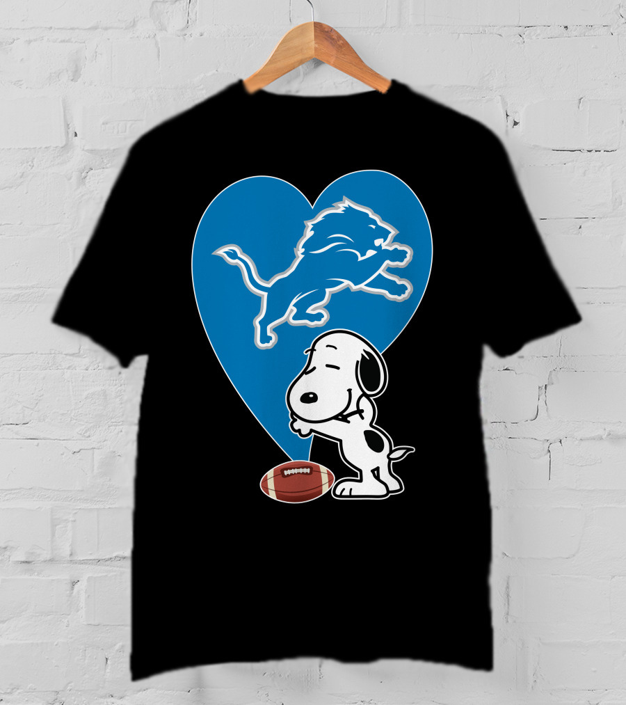 Detroit Lions Snoopy Heart Balloon Football Hug T-Shirt