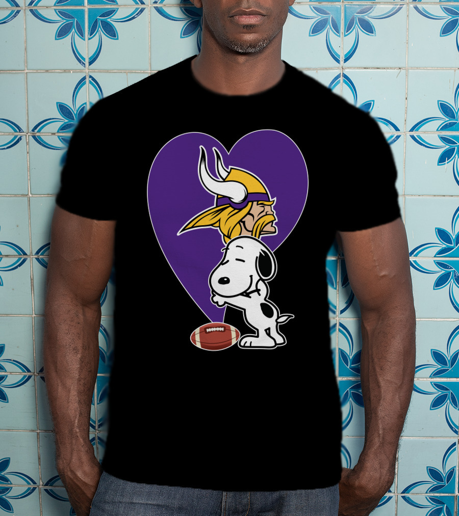 Minnesota Vikings Snoopy Football Heart Hug T-Shirt