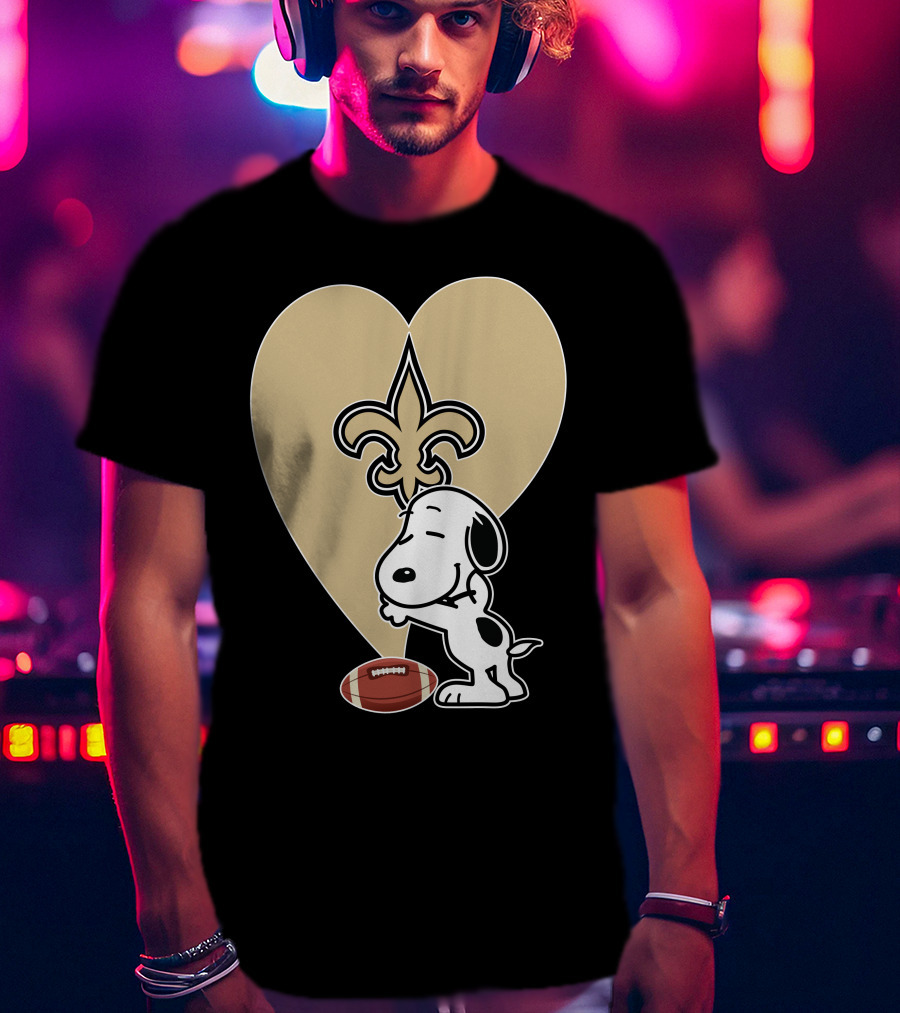 New Orleans Saints Snoopy Hug Heart Fleur-de-Lis Football T-Shirt