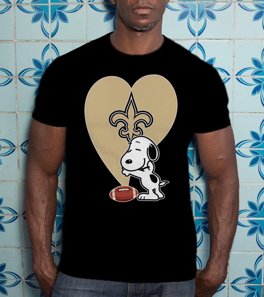 New Orleans Saints Snoopy Hug Heart Fleur-de-Lis Football T-Shirt