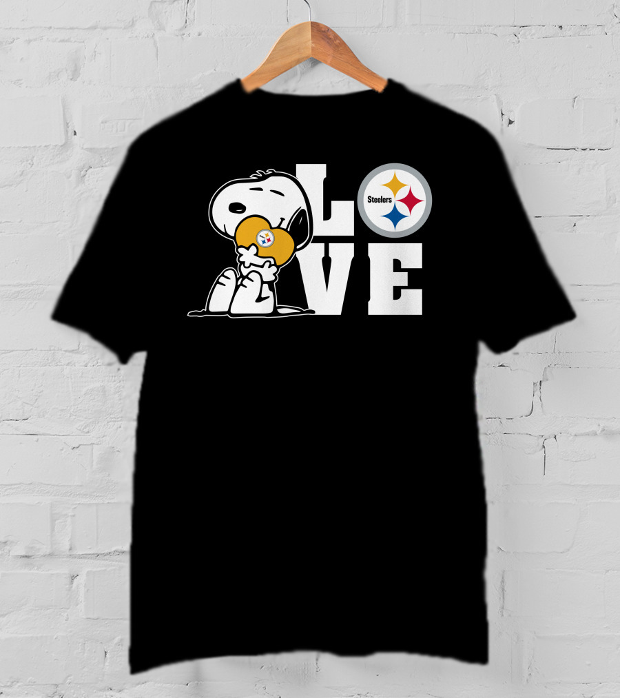 Snoopy Hugging Yellow Heart Steelers Love T-Shirt