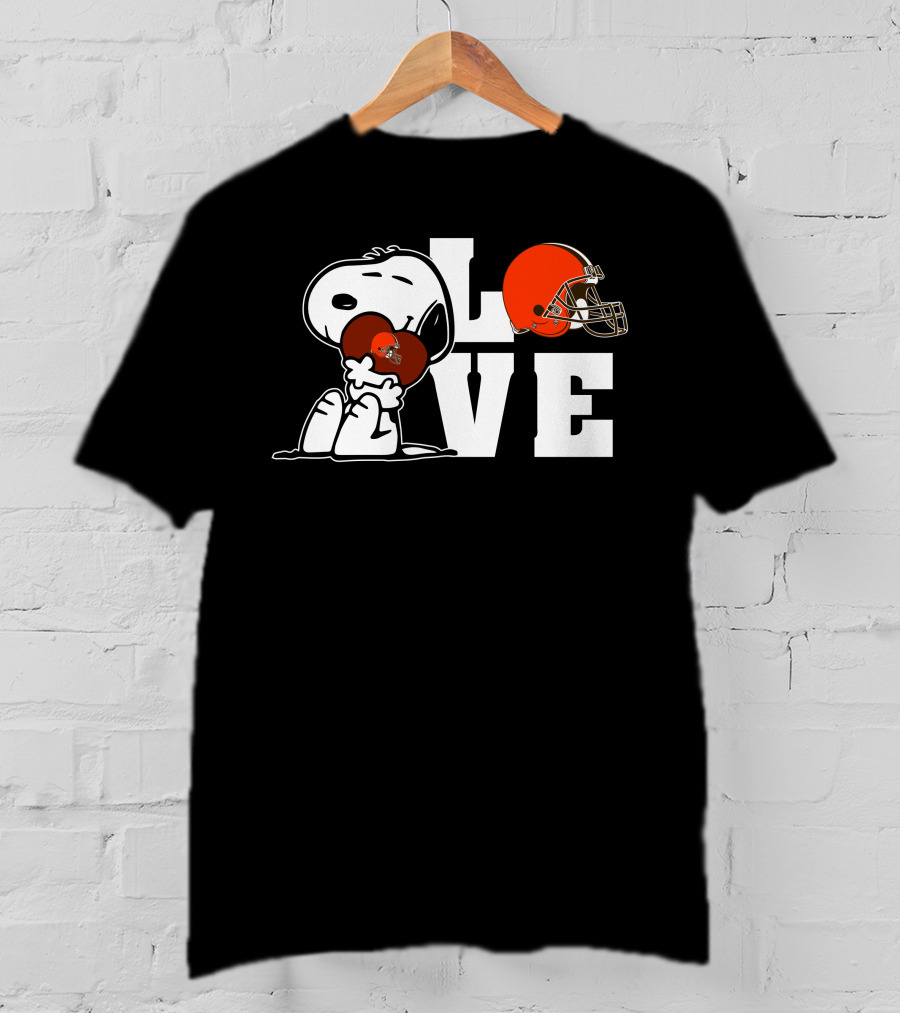 Snoopy Love Cleveland Browns Football Helmet T-Shirt