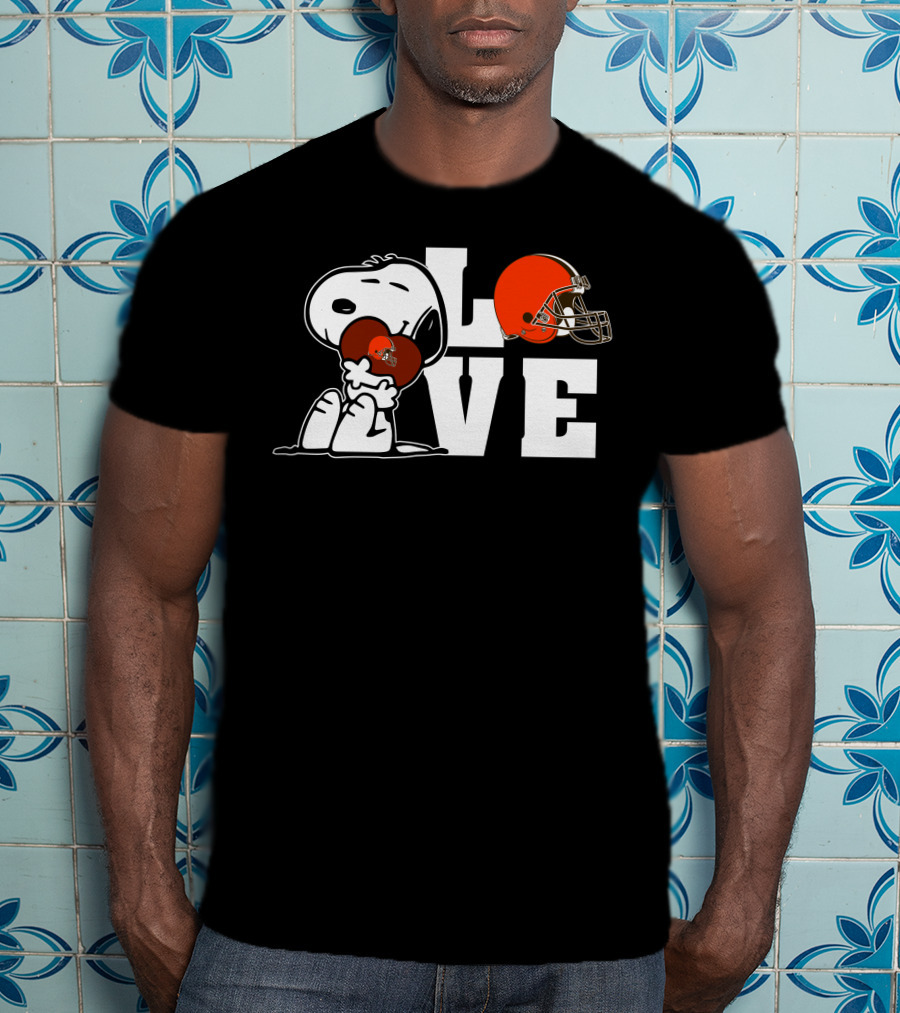 Snoopy Love Cleveland Browns Football Helmet T-Shirt