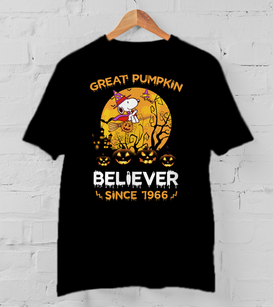 Great Pumpkin Believer Since 1966 Snoopy Halloween Flying Broomstick Moon Jack-O'-Lanterns T-Shirt