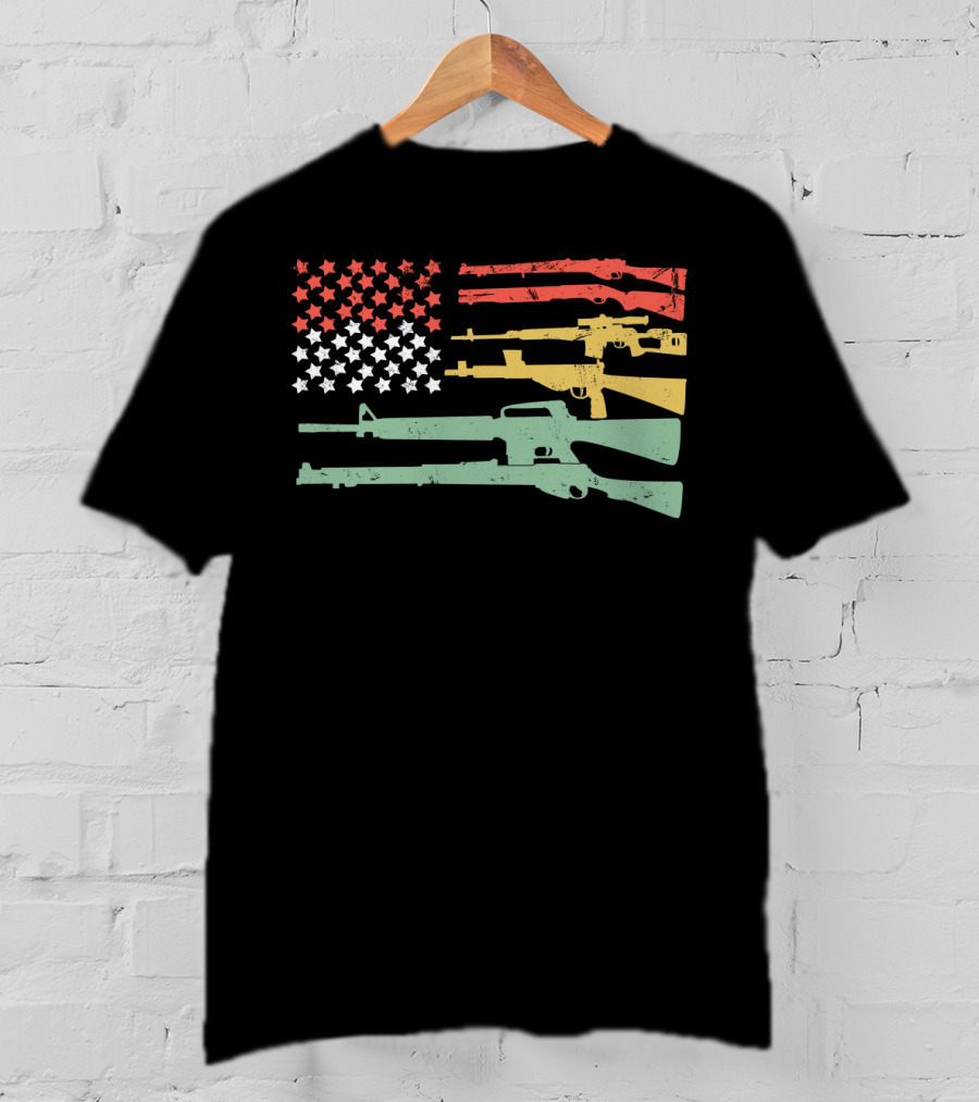Big American Flag Machine Guns Vintage 2A Flag With Red Gold Green Rifle T-Shirt