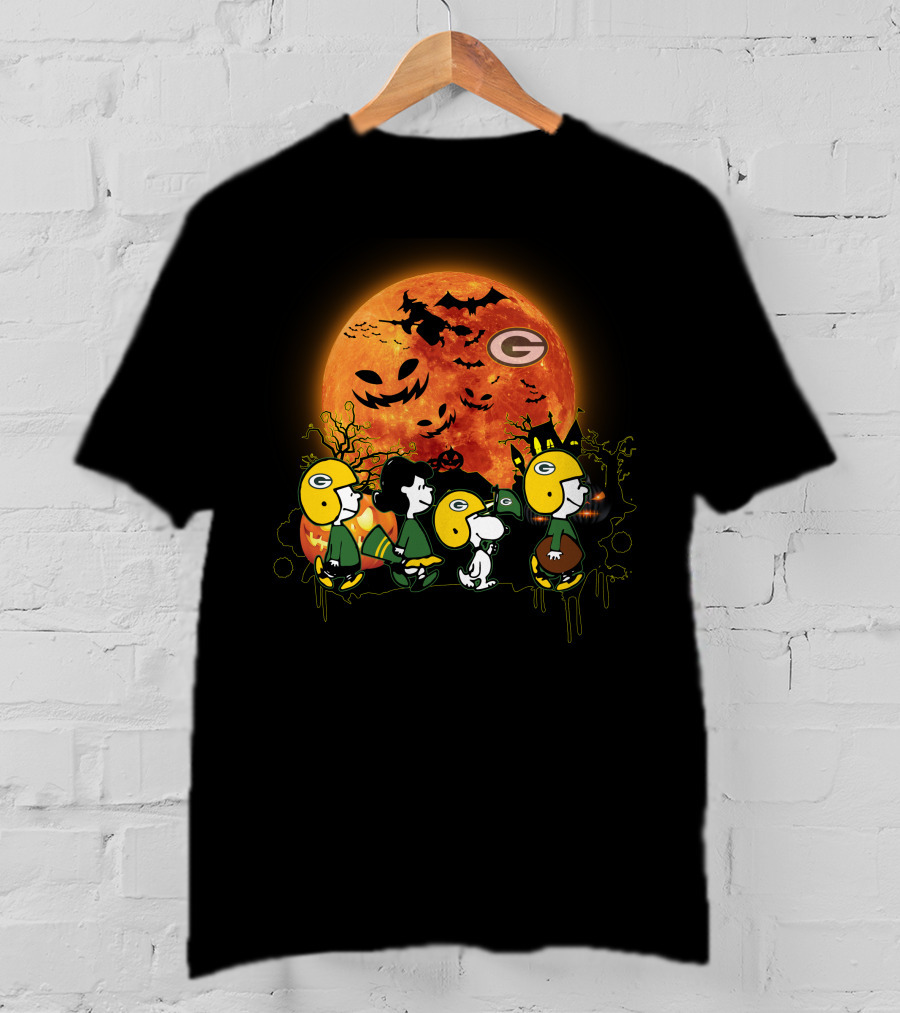 Green Bay Packers Halloween Peanuts Characters Under Full Moon T-Shirt