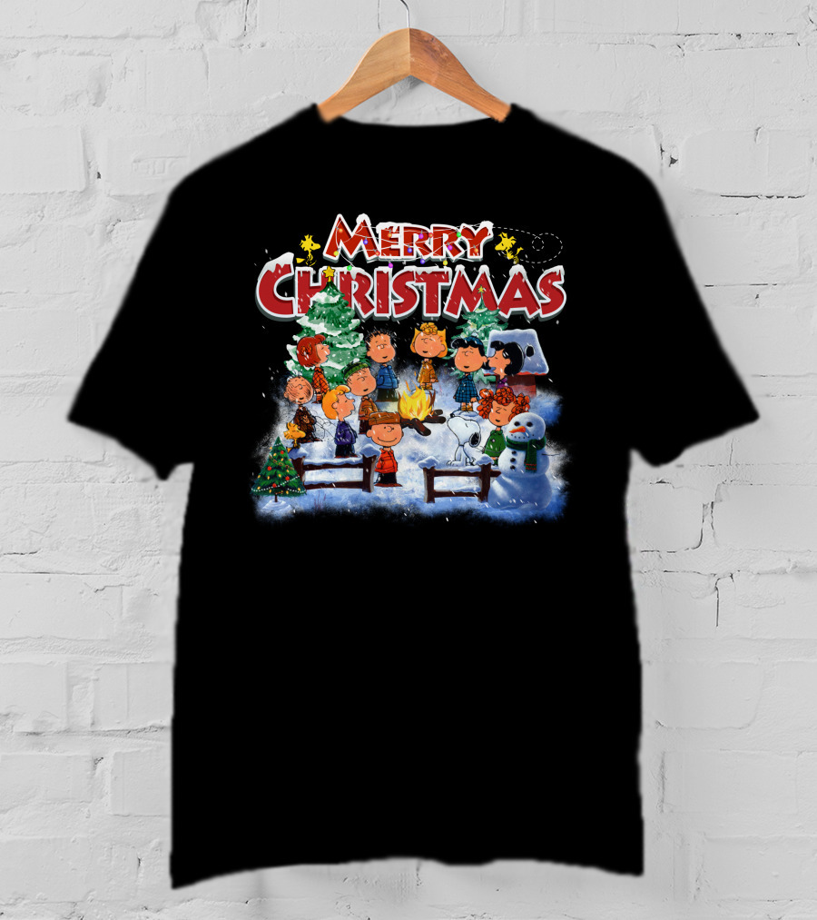 MERRY CHRISTMAS Charlie Brown Snoopy Peanuts Campfire Snowman T-Shirt