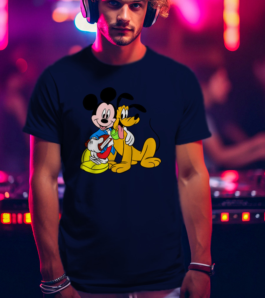 Mickey And Friends Mickey And Pluto Hugging Classic Cartoon T-Shirt