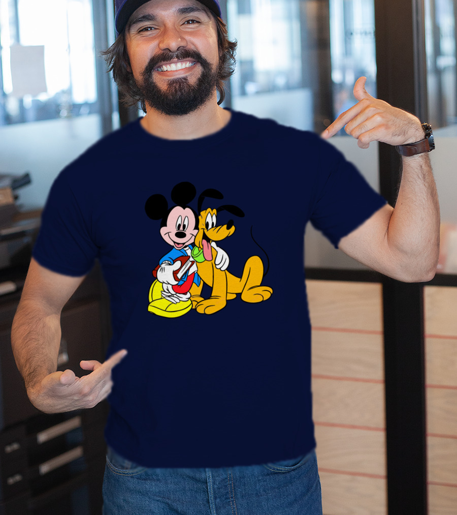Mickey And Friends Mickey And Pluto Hugging Classic Cartoon T-Shirt