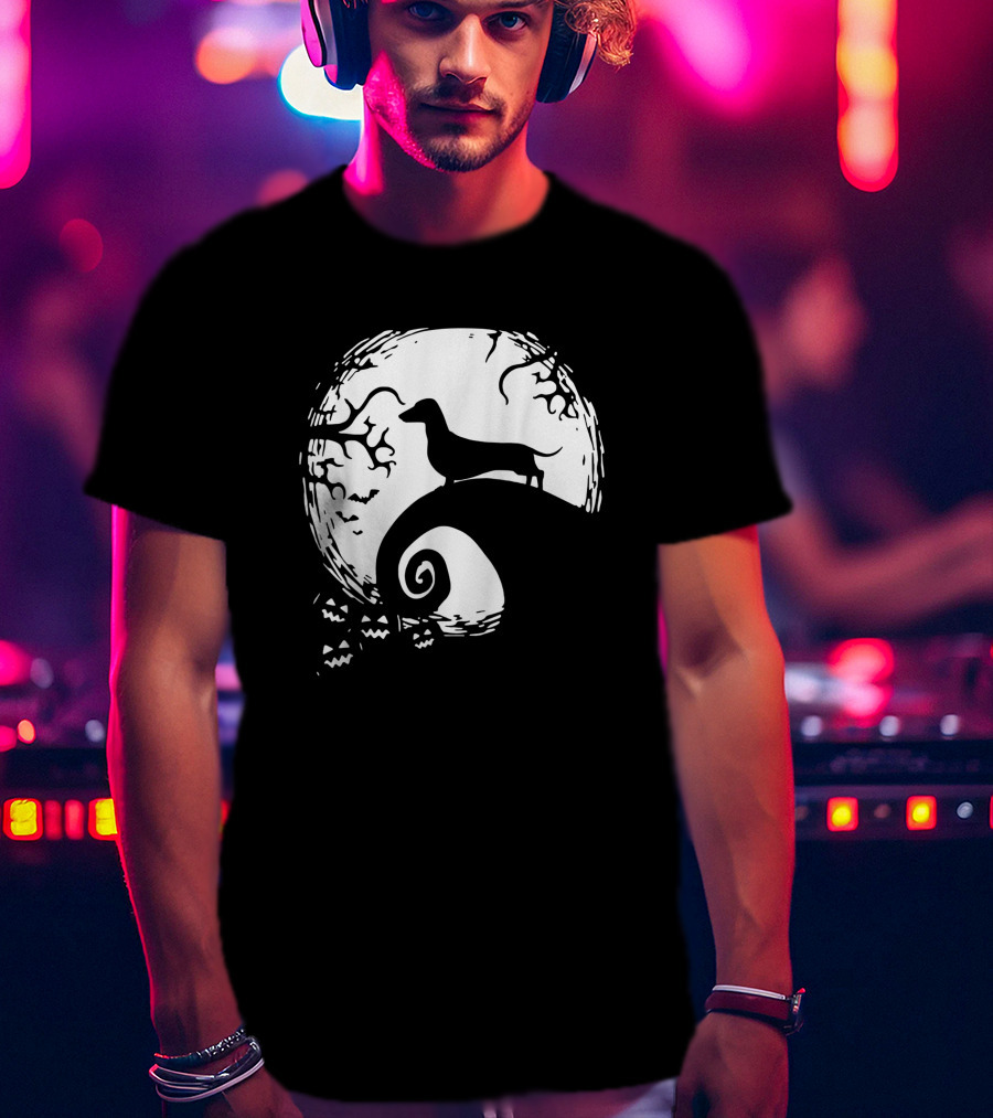 Dachshund Moonlit Halloween Scene For Dachshund Lovers T-Shirt