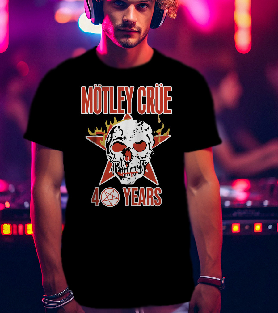 Mötley Crüe 40 Years Skull Flames Star Pentagram T-Shirt