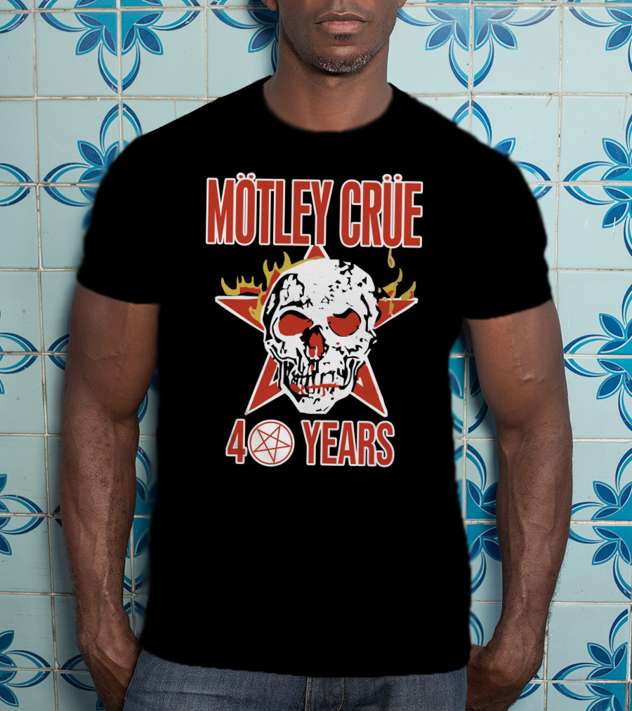 Mötley Crüe 40 Years Skull Flames Star Pentagram T-Shirt