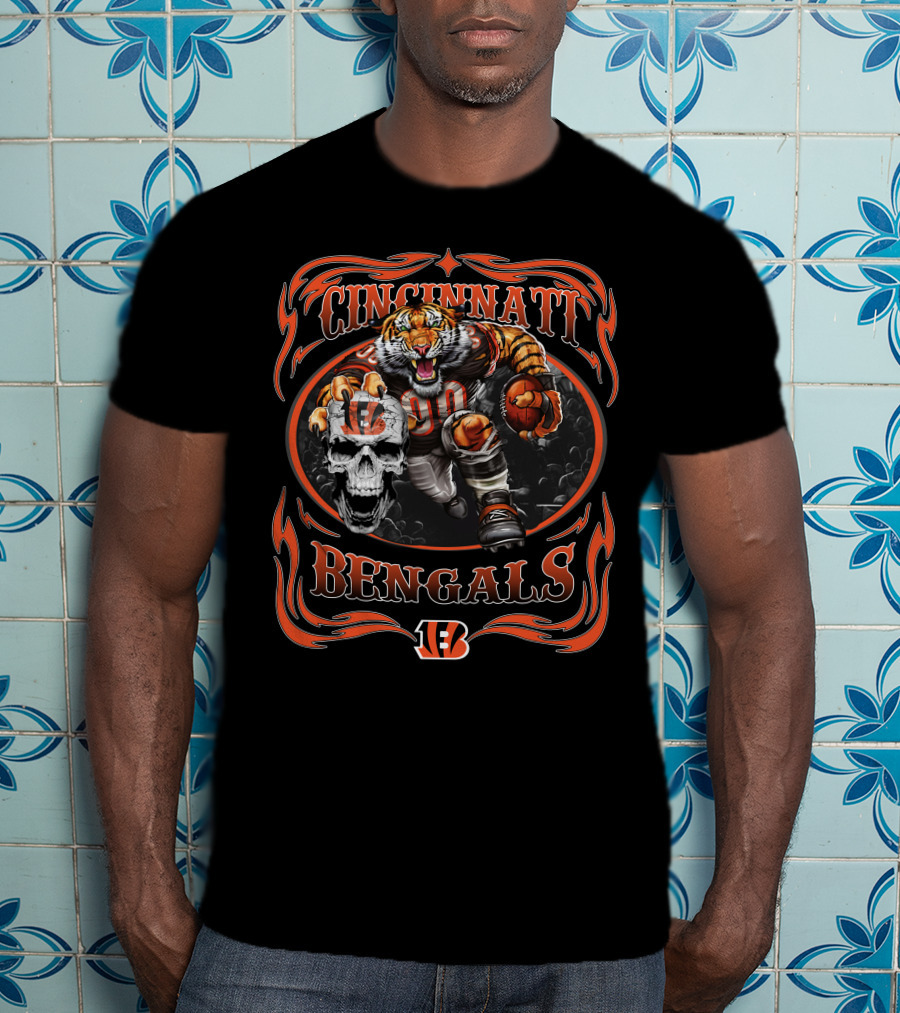 Cincinnati Bengals Tiger With Football And Skull T-Shirt