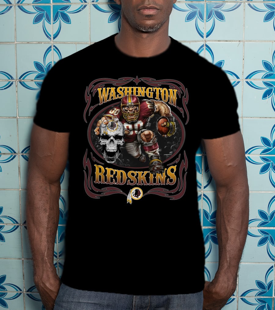 Washington Redskins Football Skull And Player Retro Style T-Shirt