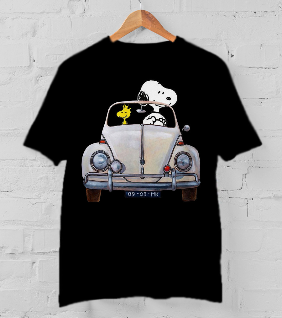 Snoopy And Woodstock Riding In Classic Volkswagen Beetle Car T-Shirt