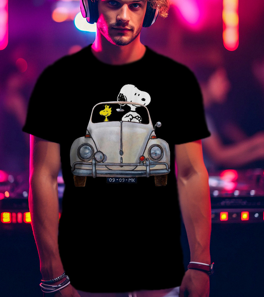 Snoopy And Woodstock Riding In Classic Volkswagen Beetle Car T-Shirt