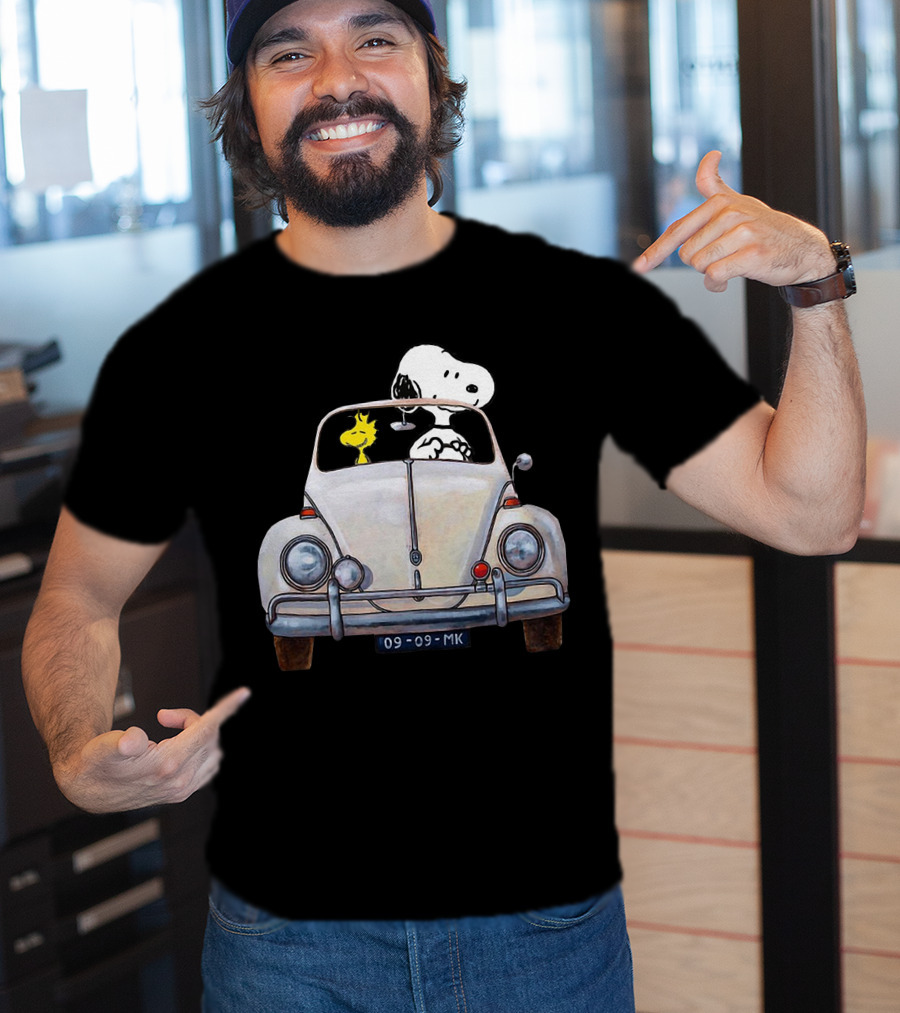 Snoopy And Woodstock Riding In Classic Volkswagen Beetle Car T-Shirt