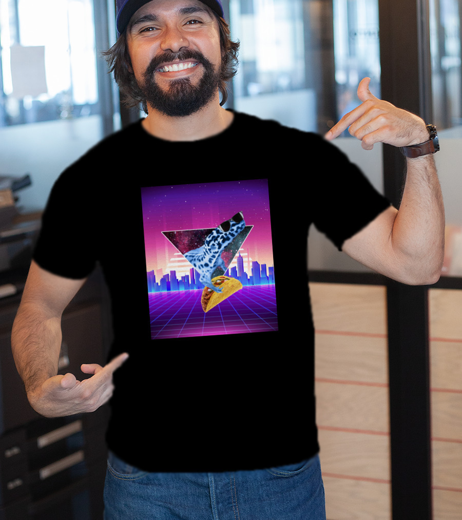 Aesthetic Synthwave Leopard Gecko Taco In Retro Urban Skyline T-Shirt