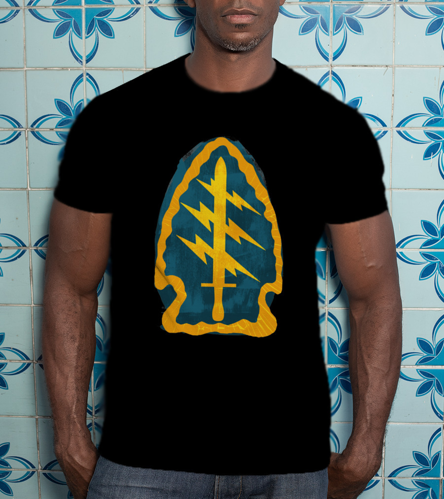 Airborne 908938 Special Forces Patch With Lightning And Sword T-Shirt