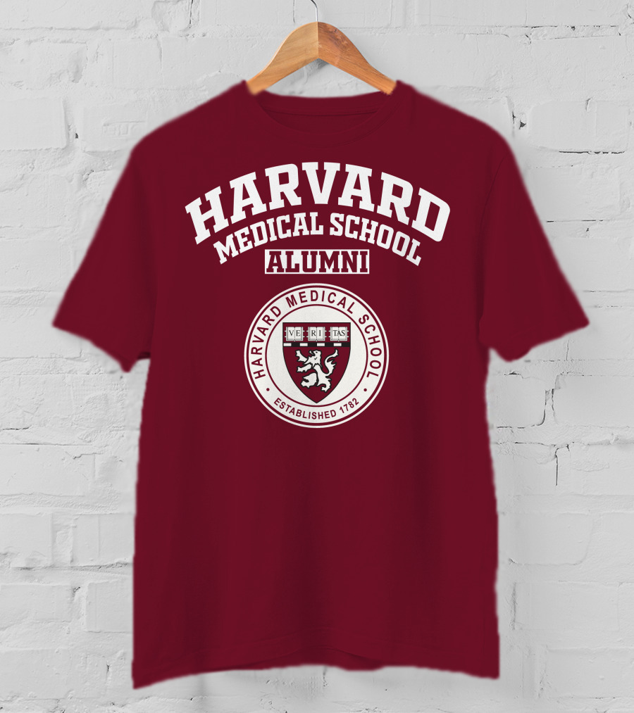 HARVARD MEDICAL SCHOOL ALUMNI ESTABLISHED 1782 VERITAS T-Shirt
