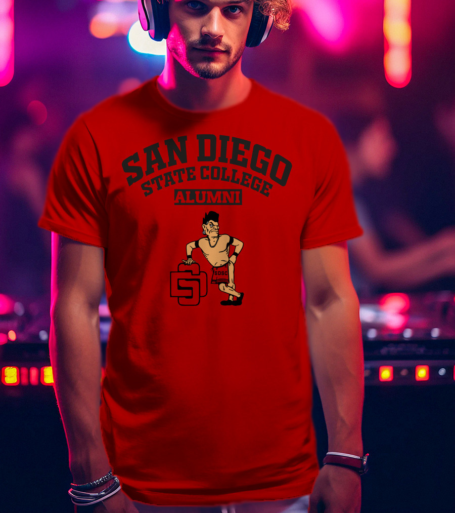 San Diego State College Alumni SDSC Vintage Style Retro Pose T-Shirt