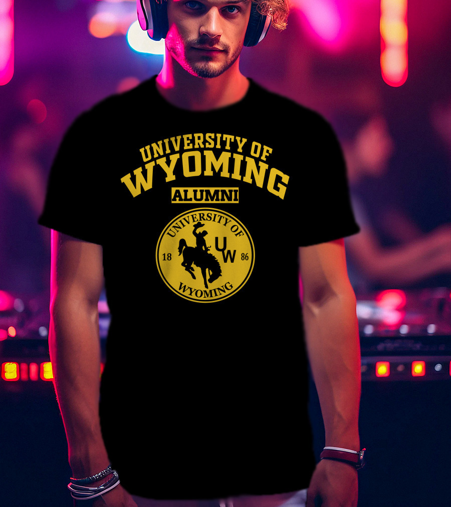 UNIVERSITY OF WYOMING ALUMNI 1886 UW T-Shirt