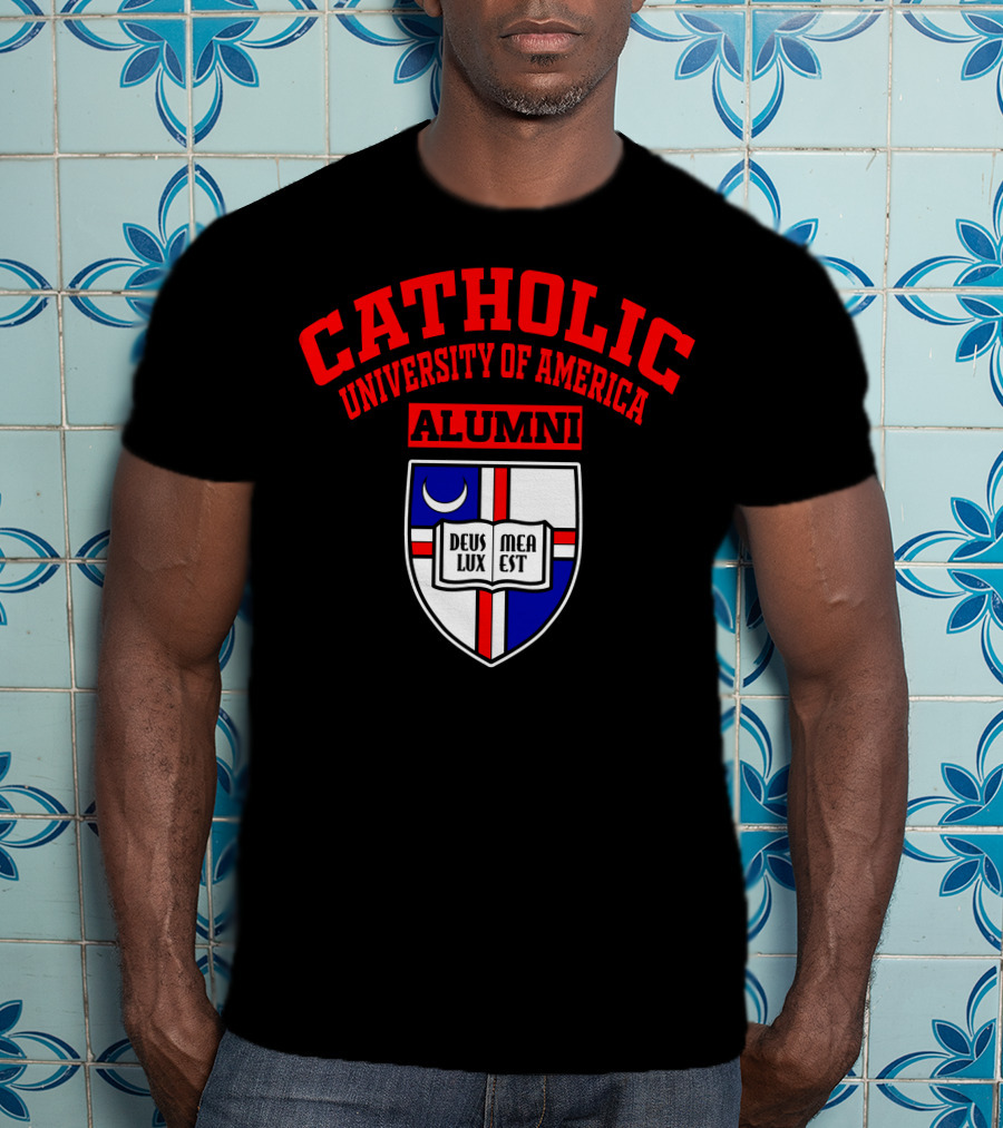 Catholic University Of America Alumni Deus Lux Mea Est Crest T-Shirt