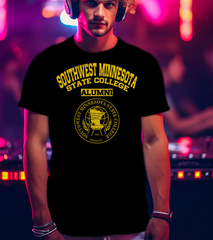 Southwest Minnesota State College Alumni Marshall 1967 T-Shirt