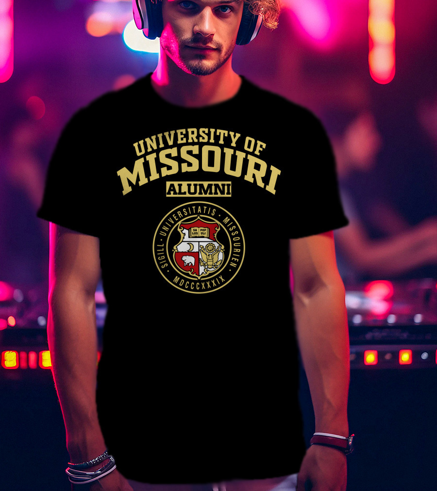 University Of Missouri Alumni Sigill Universitatis Missouriensis Mdcccxxxix T-Shirt