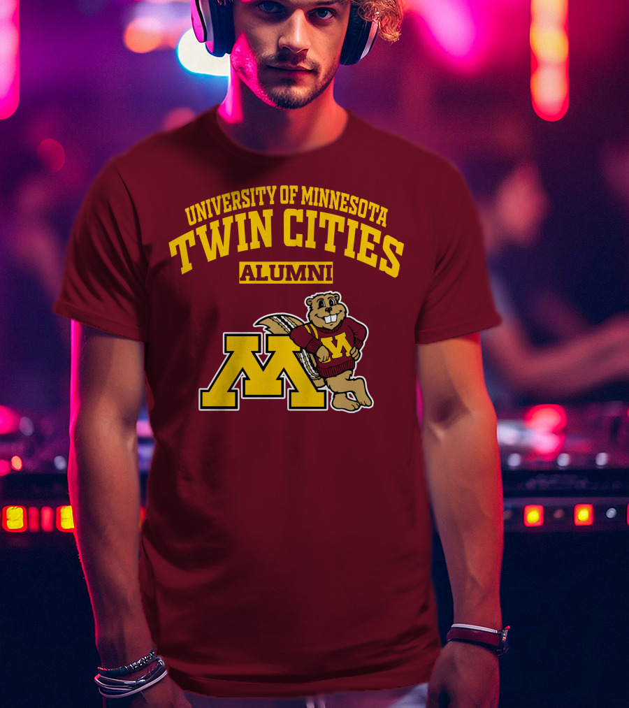 University Of Minnesota Twin Cities Alumni Goldy Gopher M T-Shirt