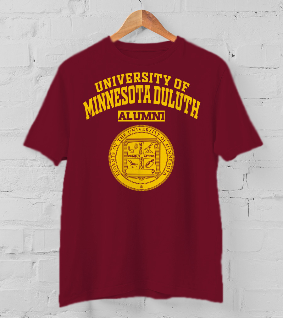 University Of Minnesota Duluth Alumni Regents Omnibus Artibus T-Shirt