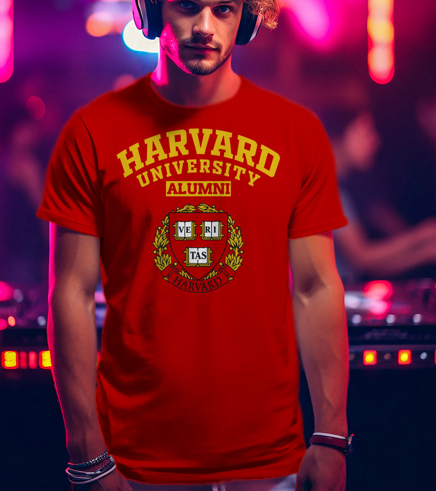 Harvard University Alumni Veritas Crest T-Shirt