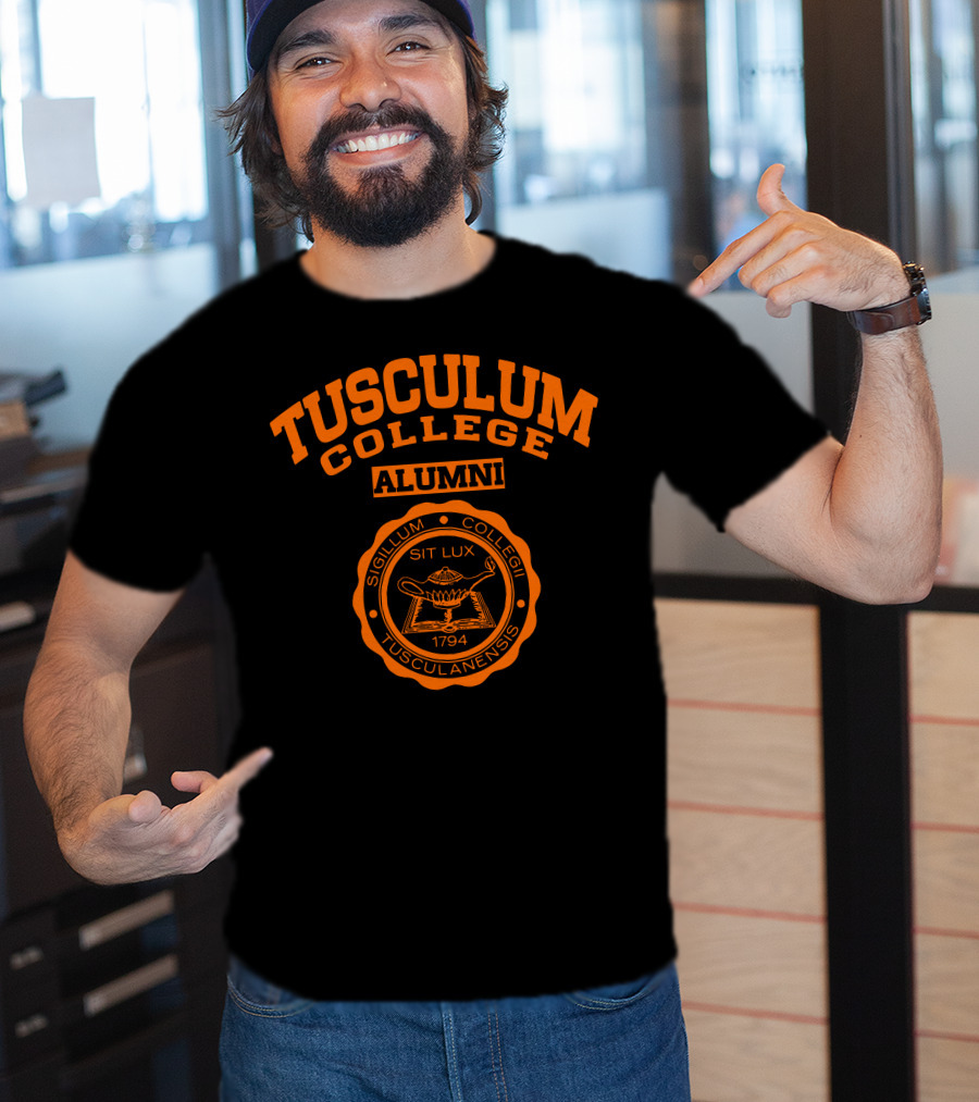 Tusculum College Alumni Sigillum Collegii Tusculanensis 1794 Sit Lux T-Shirt