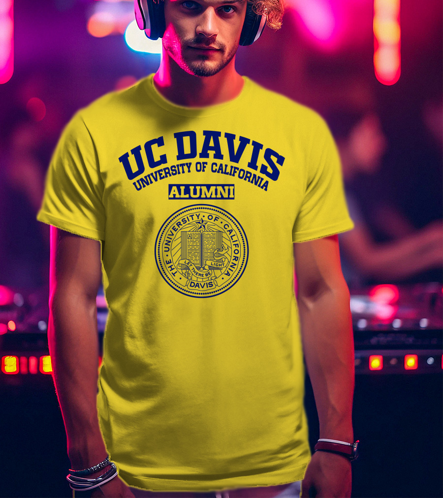UC Davis University Of California Alumni Seal T-Shirt