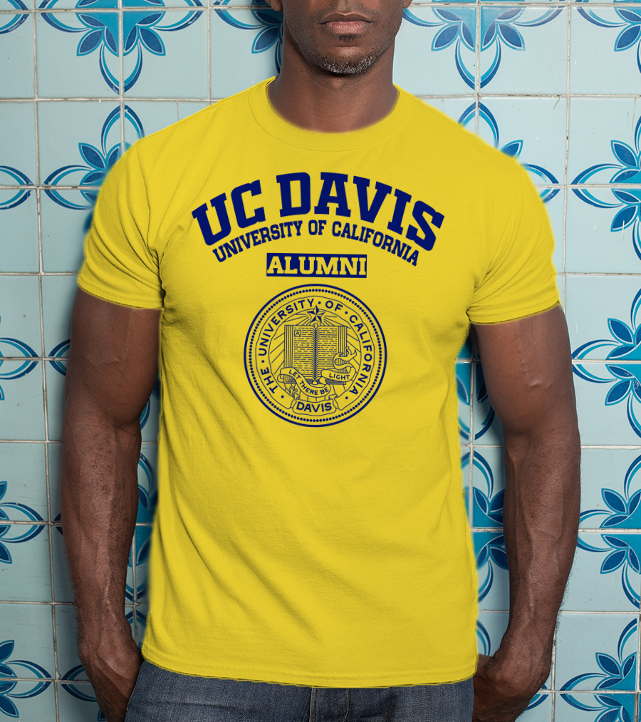 UC Davis University Of California Alumni Seal T-Shirt