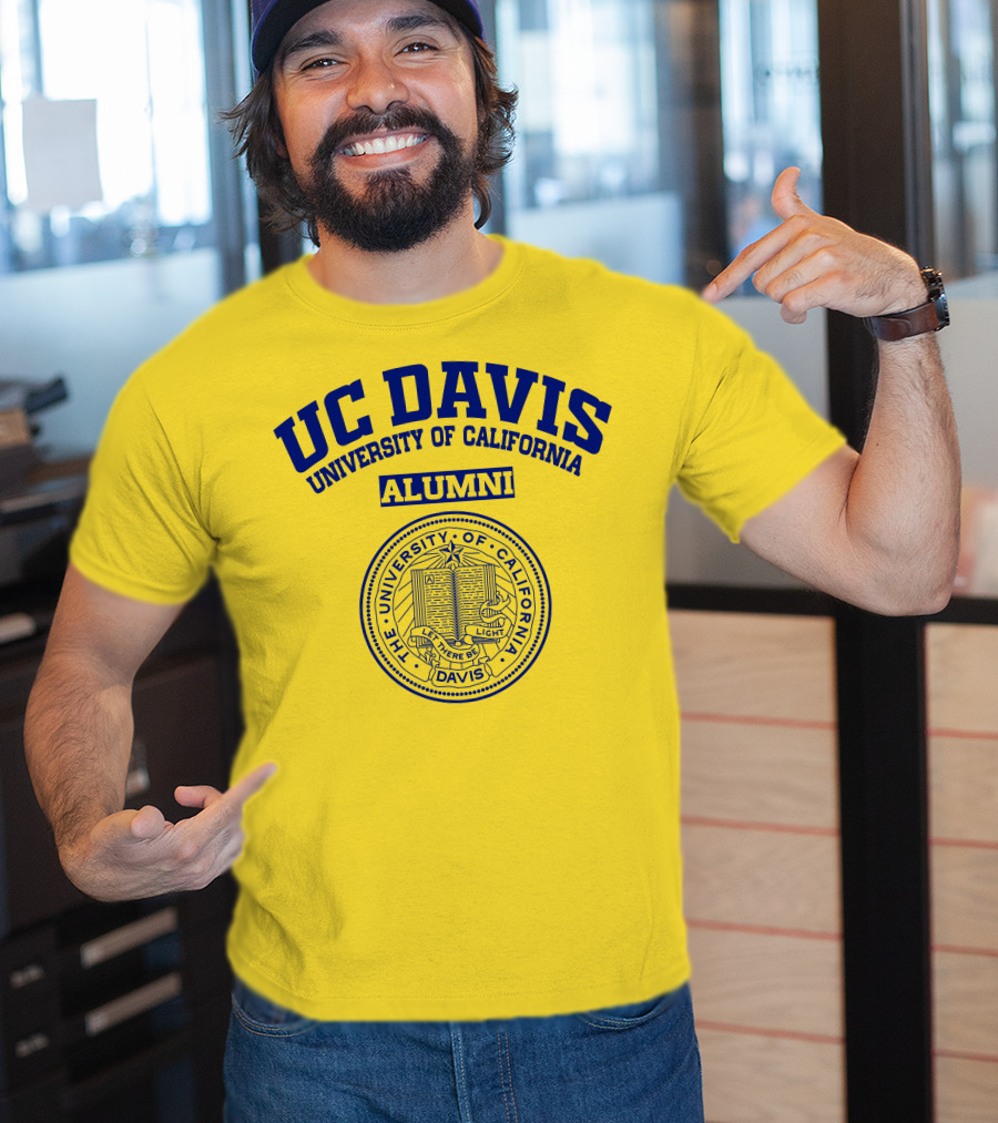 UC Davis University Of California Alumni Seal T-Shirt