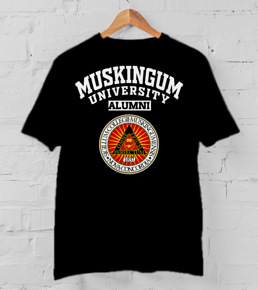 Muskingum University Alumni Sigillum Collegii Muskingumensis Nova Concordia 1837 Perfectum T-Shirt