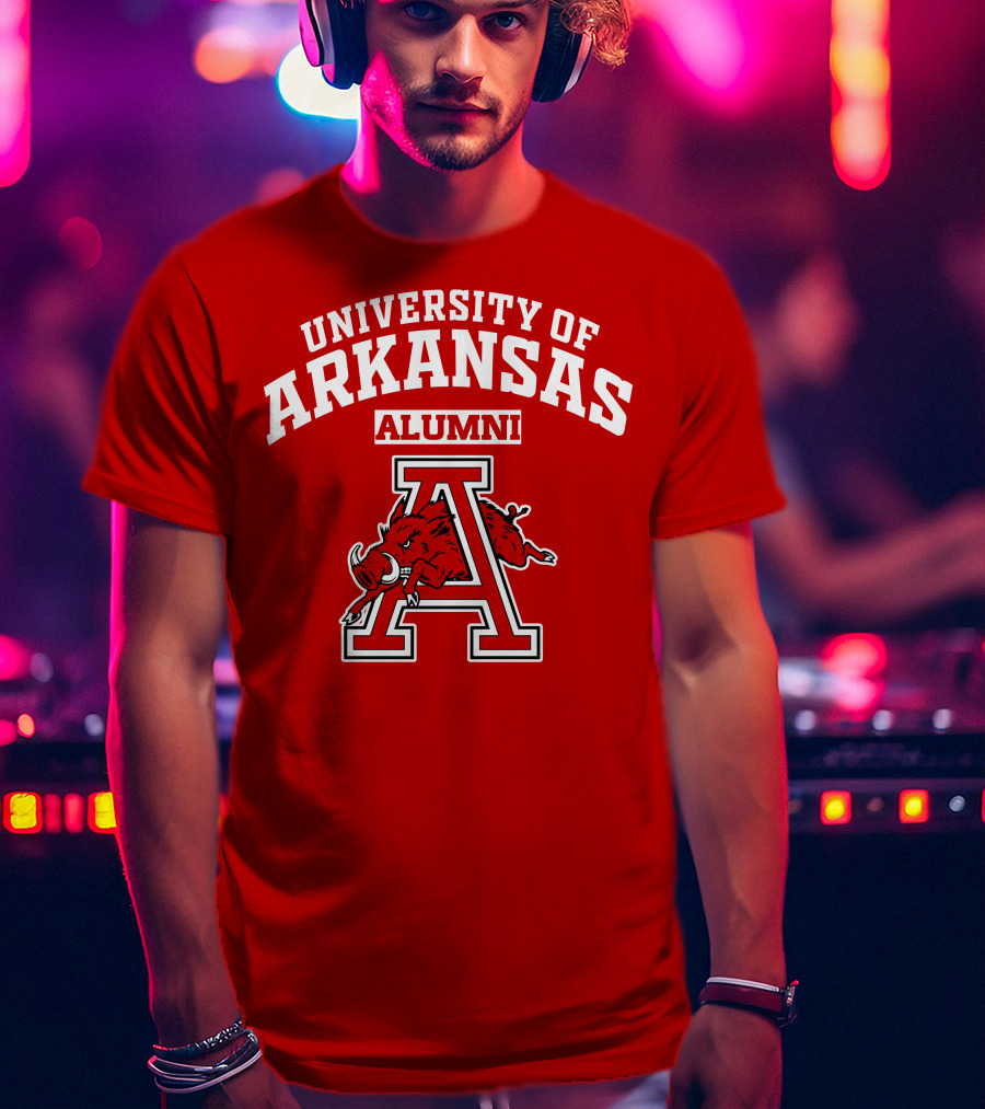 UNIVERSITY OF ARKANSAS ALUMNI Razorback T-Shirt