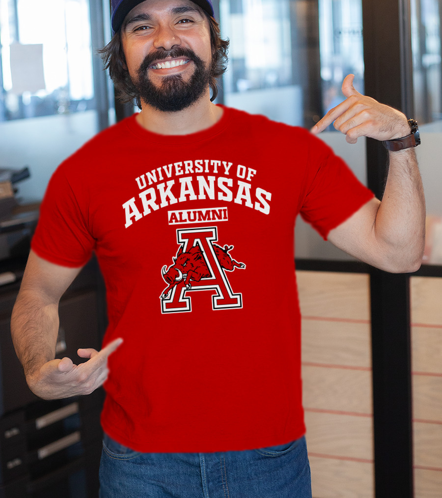UNIVERSITY OF ARKANSAS ALUMNI Razorback T-Shirt