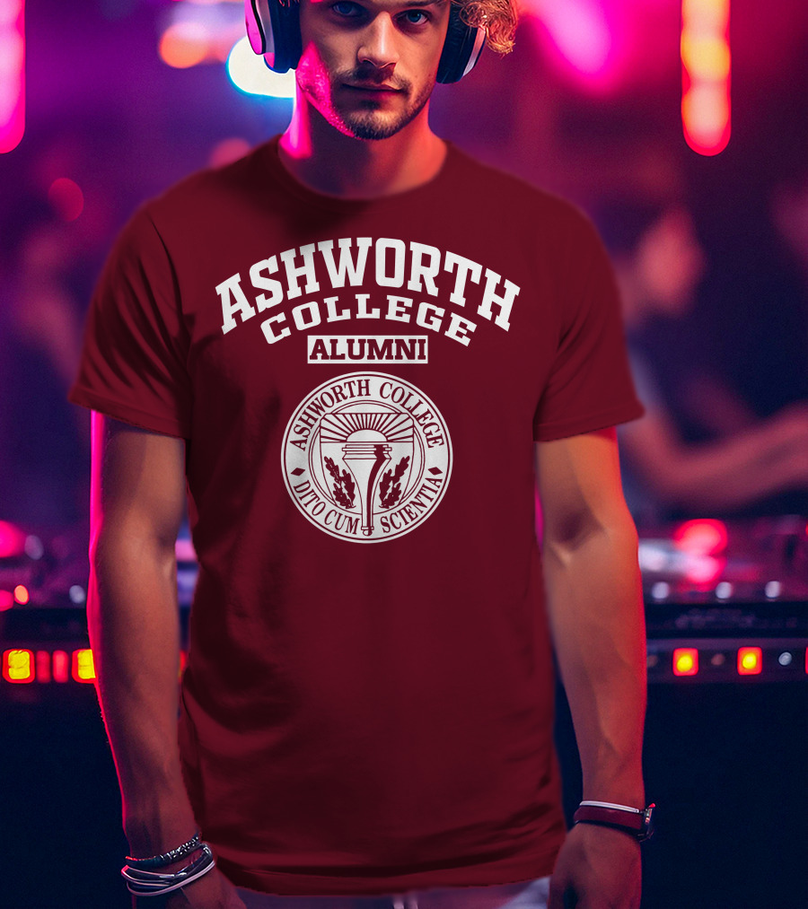 Ashworth College Alumni Dito Cum Scientia Seal T-Shirt