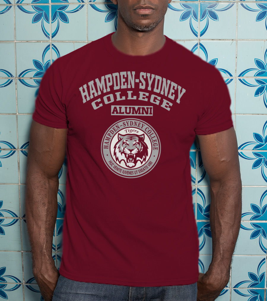 Hampden–Sydney College Alumni Tigers Huc Venite Iuvenes Ut Exeatis Viri T-Shirt