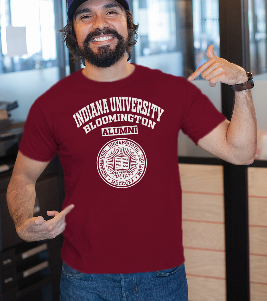 Indiana University Bloomington Alumni Indianensis Universitatis Sigillum Mdcccxx Lux Et Veritas T-Shirt